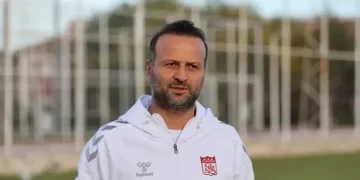 Sivasspor, Osman Zeki Korkmaz ile yollarını ayırdı! Sivasspor, Osman Zeki Korkmaz ile yollarını ayırdı!