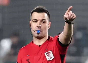 Süper Lig'de, derbi maçlarını yönetecek hakemler açıklandı! Süper Lig’de, derbi maçlarını yönetecek hakemler açıklandı!