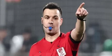 Süper Lig'de, derbi maçlarını yönetecek hakemler açıklandı! Süper Lig’de, derbi maçlarını yönetecek hakemler açıklandı!