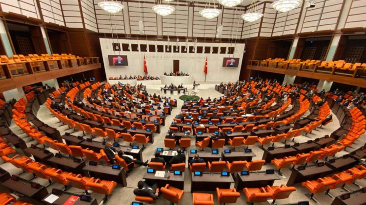 TBMM yeni haftaya yoğun gündemle başlıyor.