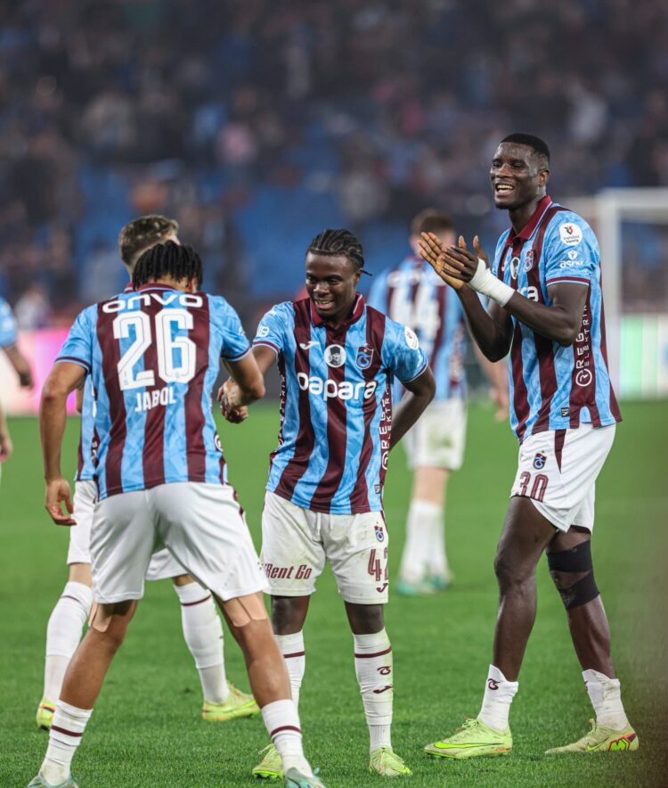 Trabzonspor, Eyüpspor'u 2 golle geçti! trabzonspor eyupsporu 2 golle gecti habermeydan scaled e1761420453509