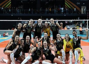 VakıfBank, Galatasaray Daikin'e set vermedi! VakıfBank, Galatasaray Daikin’e set vermedi!