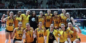VakıfBank, Zeren Spor’u 3-1’le geçti!