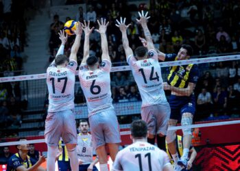 Ziraat Bankkart, Fenerbahçe'ye set vermedi! Ziraat Bankkart, Fenerbahçe’ye set vermedi!