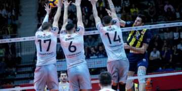 Ziraat Bankkart, Fenerbahçe'ye set vermedi! Ziraat Bankkart, Fenerbahçe’ye set vermedi!