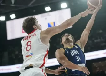 12 Dev Adam, Bosna Hersek’i 22 sayı farkla devirdi!