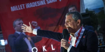 Özgür Özel'den Akın Gürlek iddiası: Akın Gürlek Lüksemburg’daki Eti Maden şirketinden maaş aldı Özgür Özel’den Akın Gürlek iddiası: Akın Gürlek Lüksemburg’daki Eti Maden şirketinden maaş aldı