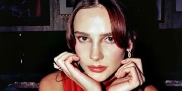 Alina Boz diziden çıkarıldığını uçakta öğrendi