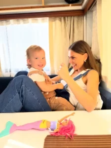 Aslı Enver'den kızı Elay ile yeni pozlar Asli Enverden kizi Elay yeni pozlar2 habermeydan