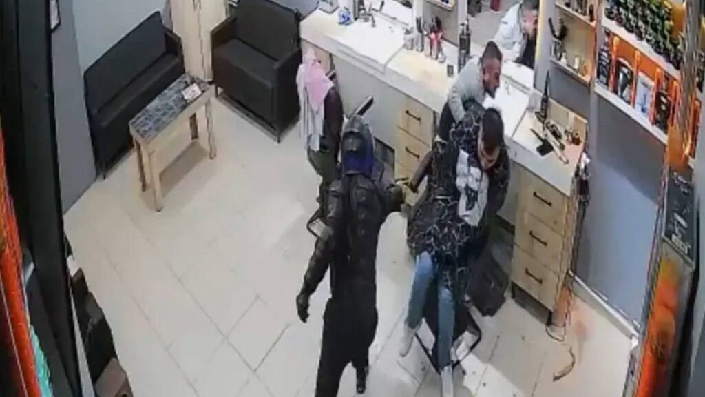 Berber Dukkanina Girerek Silahli Saldiri Duzenleyenler Yakalandi habermeydan