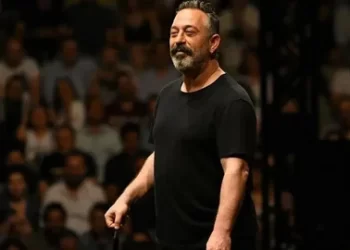 Cem Yılmaz: Kardeşim gösteriye geldi Cem Yılmaz: Kardeşim gösteriye geldi