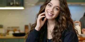 Cemre Baysel milli yarış pilotu ile baş başa yemekte görüntülendi Cemre Baysel milli yarış pilotu ile baş başa yemekte görüntülendi