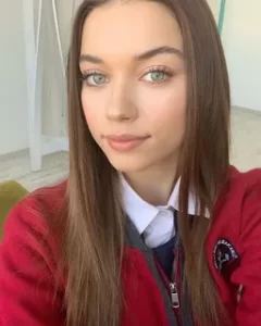 Ceren Arslan'dan lise arkadaşı Afra Saraçoğlu'na iltifat Ceren Arslan lise arkadasi Afra Saracoglu iltifat2 habermeydan