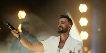 Gökhan Özen’in başı hayranıyla dertte