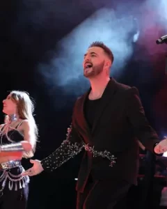 Gökhan Özen'in başı hayranıyla dertte Gokhan ozenin basi hayraniyla dertte1 habermeydan