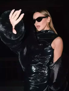 Hadise Kilitlendi dedi siyahlara burundu1 habermeydan