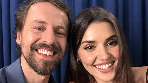 Hande Erçel ve Metin Akdülger’in başrollerini oynadığı İki Dünya Bir Dilek'ten yeni kareler Hande Ercel Metin Akdulgerin basrollerini oynadig Iki Dunya Bir Dilekten yeni kareler1 habermeydan