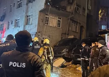 Kağıthane'de patlama! Olay yerine ekipler sevk edildi Kağıthane’de patlama! Olay yerine ekipler sevk edildi