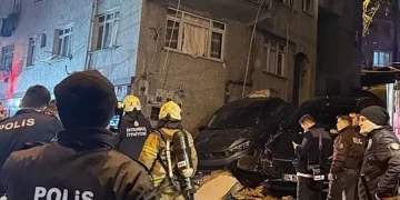 Kağıthane'de patlama! Olay yerine ekipler sevk edildi Kağıthane’de patlama! Olay yerine ekipler sevk edildi