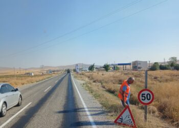 Karayollarında hız sınırını belirleyen işaretlemelerde sadeleştirmeye gidildi Karayollarında hız sınırını belirleyen işaretlemelerde sadeleştirmeye gidildi