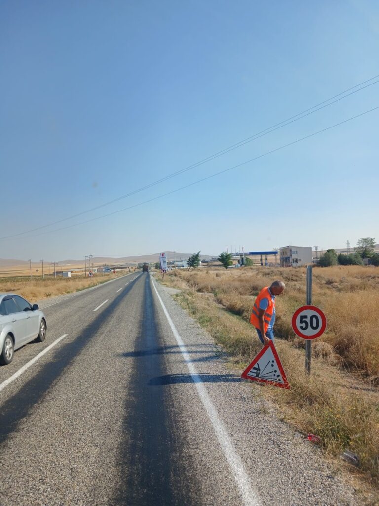 Karayollarında hız sınırını belirleyen işaretlemelerde sadeleştirmeye gidildi Karayollarinda hiz sinirini belirleyen isaretlemeler habermeydan