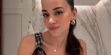 Kerem Bürsin'den, Selin Yağcıoğlu'na: Güzellik kızı Kerem Bürsin’den, Selin Yağcıoğlu’na: Güzellik kızı