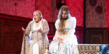 Mine Koşan’dan, Çağla Şıkel’e sert gönderme: Çağla, tostunu yesin