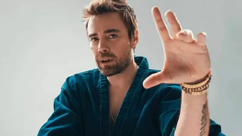 Murat Dalkılıç sevgilisi Özgü Kaya'yı babasıyla tanıştırdı Murat Dalkilic sevgilisi ozgu Kayayi babasiyla tanistirdi habermeydan