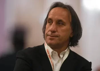 Futbolda bahis operasyonu! Eyüpspor Başkanı Murat Özkaya da gözaltına alındı Futbolda bahis operasyonu! Eyüpspor Başkanı Murat Özkaya da gözaltına alındı