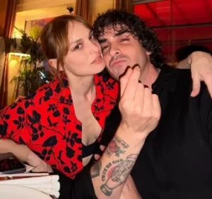 Nilperi Şahinkaya aşkını haykırdı Nilperi sahinkaya askini haykirdi habermeydan