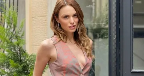 Nilperi Şahinkaya aşkını haykırdı Nilperi sahinkaya askini haykirdi2 habermeydan