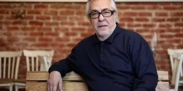 Rutkay Aziz: Arkadaşlarım, başkanlar bir hücrede yaşarken ben neden mutlu olayım? Rutkay Aziz: Arkadaşlarım, başkanlar bir hücrede yaşarken ben neden mutlu olayım?