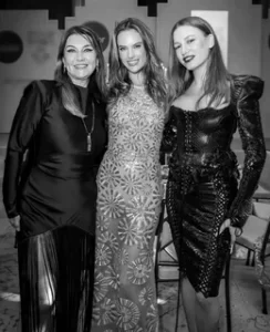 Serenay Sarıkaya ile Alessandra Ambrosio yan yana Serenay Sarikaya Alessandra Ambrosio yan yana habermeydana