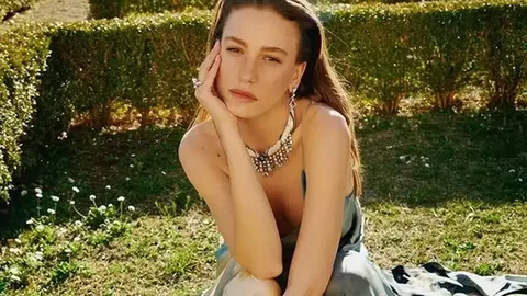 Serenay Sarıkaya ile Alessandra Ambrosio yan yana Serenay Sarikaya Alessandra Ambrosio yan yana1 habermeydana