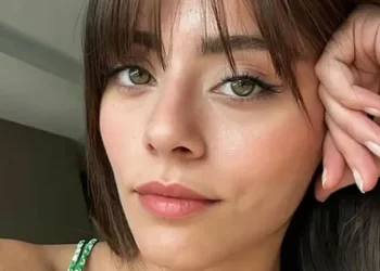 Sıla Türkoğlu’ndan 'Kızılcık Şerbeti'ne duygusal veda Sıla Türkoğlu’ndan ‘Kızılcık Şerbeti’ne duygusal veda