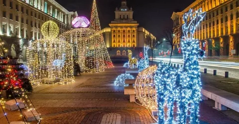 Sofya’da daha Kasım ayında kurulan ışıl ışıl pazarlar Noel’in büyülü atmosferini sunuyor Sofya Noelin buyulu atmosferini sunuyor5 habermeydan