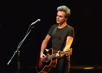 Teoman: Altı üstü şarkıcıyız, neresi kutsal olacak