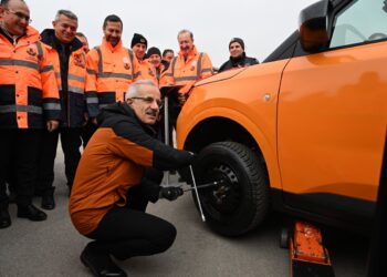 Zorunlu kış lastiği uygulaması bugün başlıyor! Zorunlu kış lastiği uygulaması bugün başlıyor!