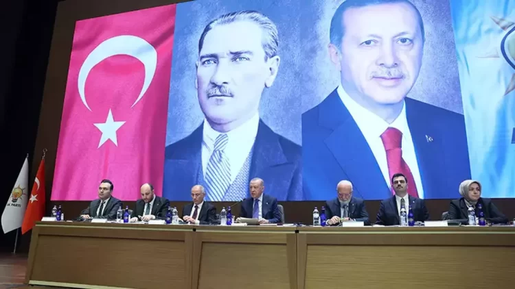 AK Parti MKYK, Erdoğan başkanlığında toplandı AK Parti MKYK, Erdoğan başkanlığında toplandı.