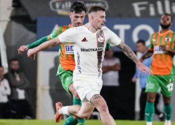 Alanyaspor ile Gaziantep FK puanları paylaştı!