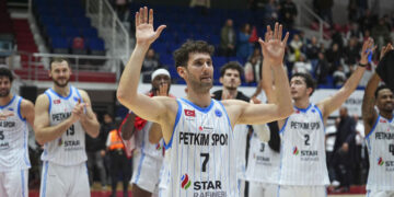 Aliağa Petkimspor, AEK'yı 43 sayı farkla devirdi! Aliağa Petkimspor, AEK’yı 43 sayı farkla devirdi!