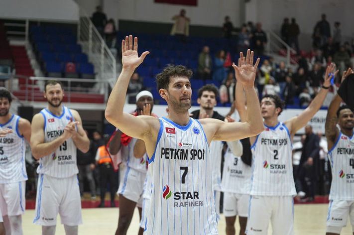 aliaga petkimspor aekyi 43 sayi farkla devirdi habermeydan