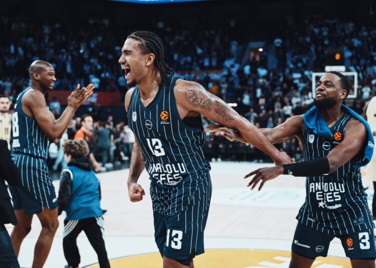 anadolu efes barcelonayi son saniyede devirdi habermeydan