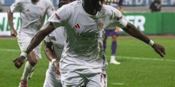 Antalyaspor, İstanbul’dan 3 puanla dönüyor!