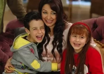 Asena Keskinci’den Evrim Akın açıklaması: Yıllardır babamla birlikte aynı evde yaşıyor