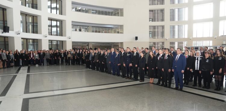 Cumhurbaşkanı Erdoğan, Bakü’de dönemin başarılı Emniyet Müdürü Servet Yılmaz’la görüştü.