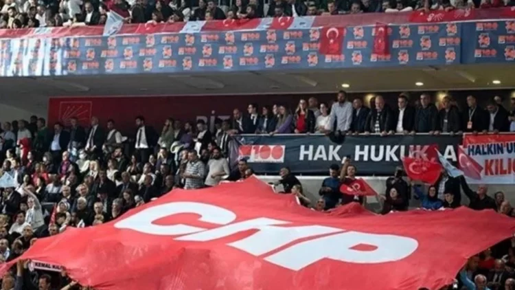 CHP'nin kurultay davası ertelendi CHP'nin kurultay davası ertelendi.