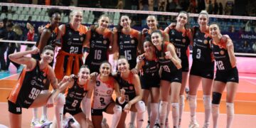 Eczacıbaşı Dynavit, THY’yi set vermeden geçti!