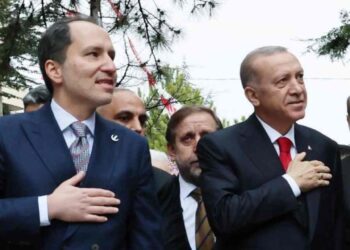 Erbakan’dan çarpıcı iddia: “Cumhurbaşkanı belediye başkanlarını bizzat arıyor” Erbakan’dan çarpıcı iddia: “Cumhurbaşkanı belediye başkanlarını bizzat arıyor”