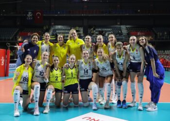 Fenerbahçe, Kuzeyboru'yu set vermeden geçti! Fenerbahçe, Kuzeyboru’yu set vermeden geçti!